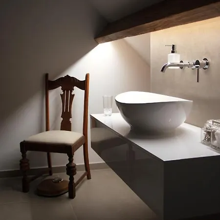 Apartment De Heide, Cozy With Separate Entrance